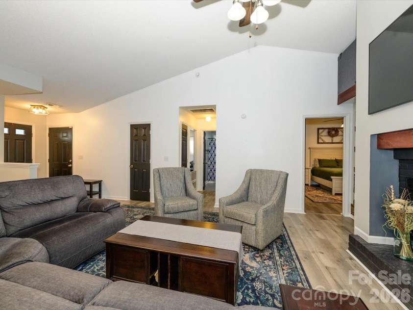11127 Atrium Way, Matthews, NC 28105.  MLS# CAR4429454, YatesRealty ID 53644. 