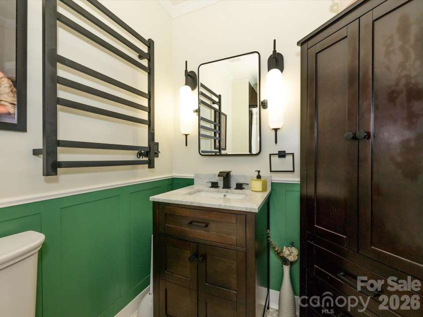11127 Atrium Way, Matthews, NC 28105.  MLS# CAR4429454, YatesRealty ID 53644. 
