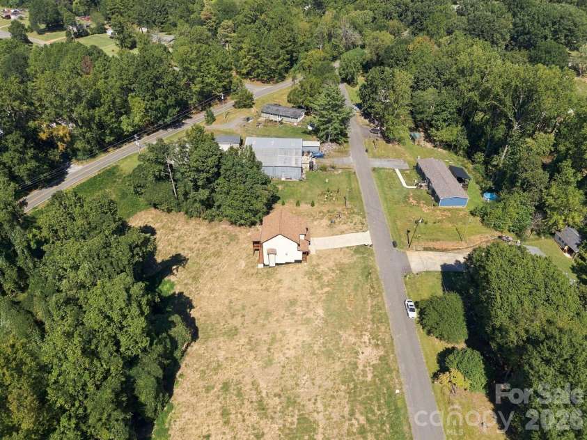 122 McCarver Road, Gastonia, NC 28056.  MLS# CAR4429631, YatesRealty ID 53646. 