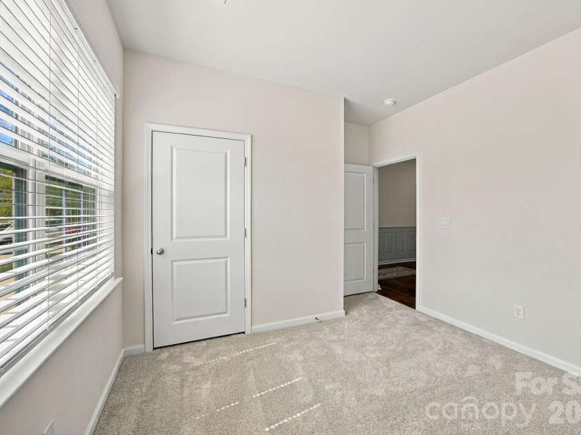 107 Meadow View Drive, Statesville, NC 28677.  MLS# CAR4429626, YatesRealty ID 53647. 