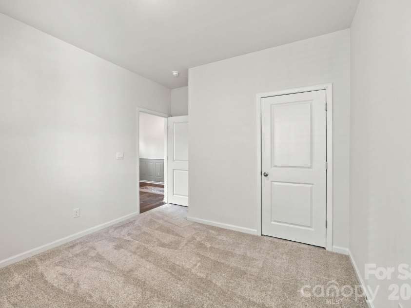 107 Meadow View Drive, Statesville, NC 28677.  MLS# CAR4429626, YatesRealty ID 53647. 