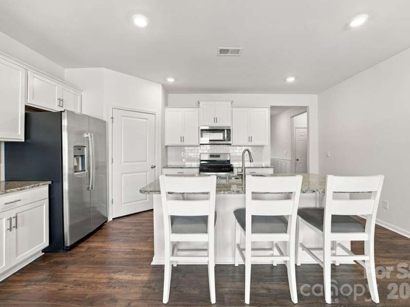 107 Meadow View Drive, Statesville, NC 28677.  MLS# CAR4429626, YatesRealty ID 53647. 