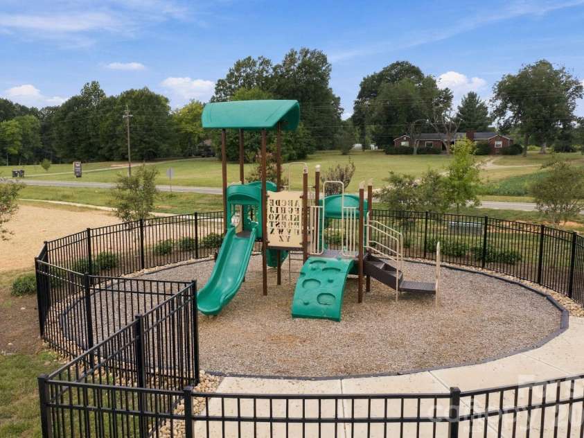 107 Meadow View Drive, Statesville, NC 28677.  MLS# CAR4429626, YatesRealty ID 53647. 