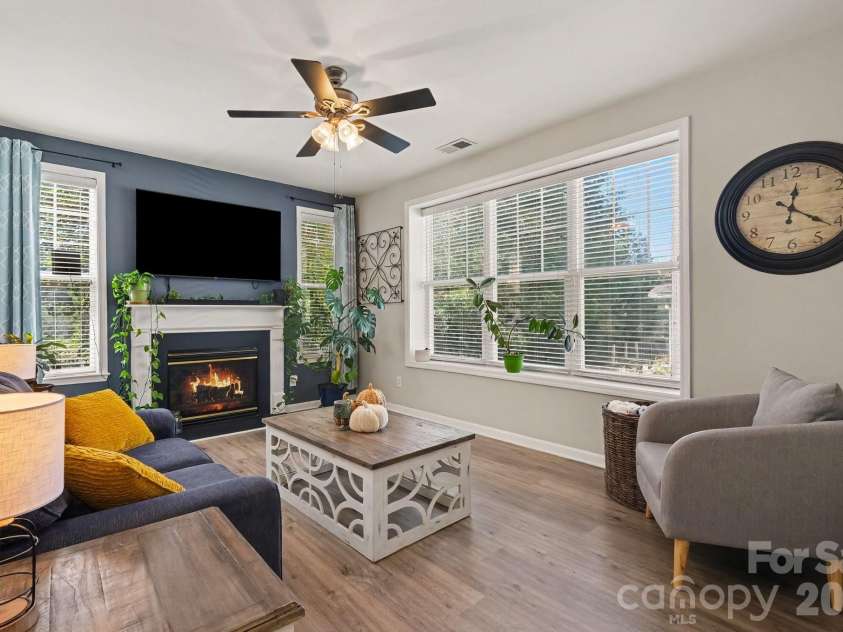 2540 Oakboro Lane, Charlotte, NC 28214.  MLS# CAR4428581, YatesRealty ID 53649. 