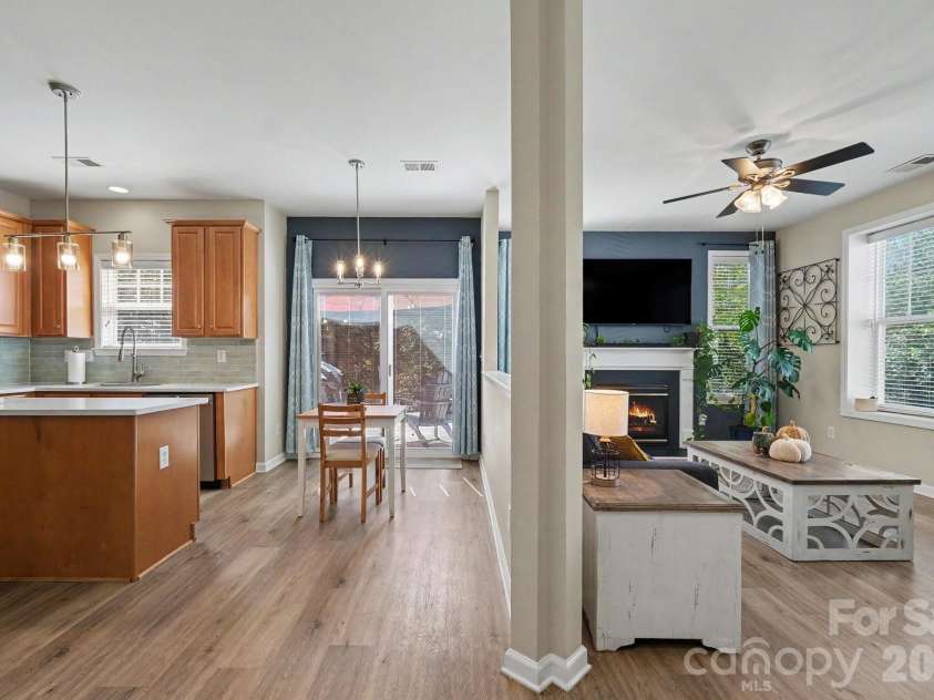 2540 Oakboro Lane, Charlotte, NC 28214.  MLS# CAR4428581, YatesRealty ID 53649. 