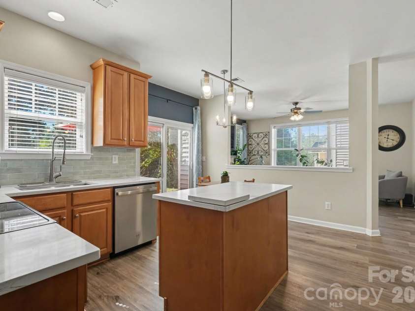 2540 Oakboro Lane, Charlotte, NC 28214.  MLS# CAR4428581, YatesRealty ID 53649. 