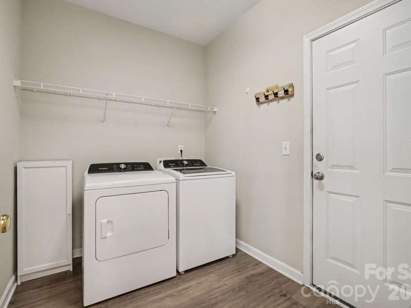 2540 Oakboro Lane, Charlotte, NC 28214.  MLS# CAR4428581, YatesRealty ID 53649. 