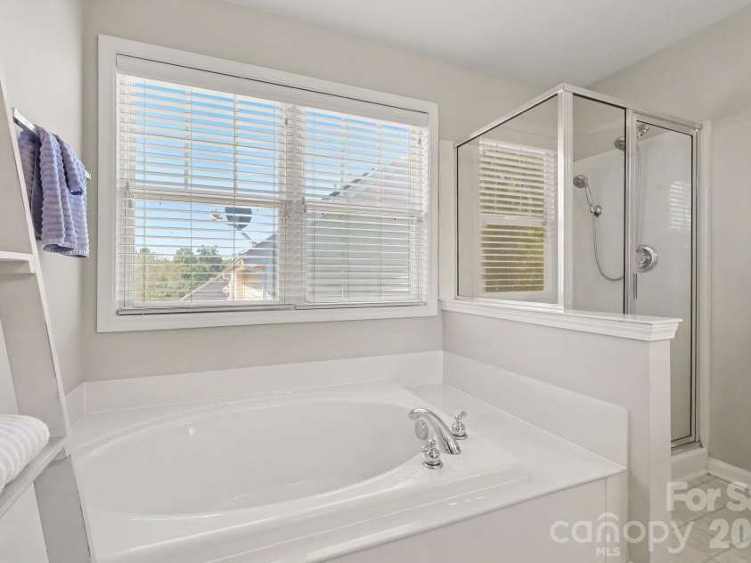 2540 Oakboro Lane, Charlotte, NC 28214.  MLS# CAR4428581, YatesRealty ID 53649. 