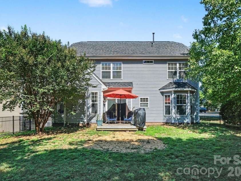 2540 Oakboro Lane, Charlotte, NC 28214.  MLS# CAR4428581, YatesRealty ID 53649. 
