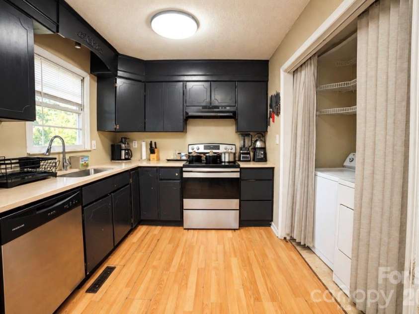 712 Edgehill Drive, Monroe, NC 28110.  MLS# CAR4429680, YatesRealty ID 53650. 