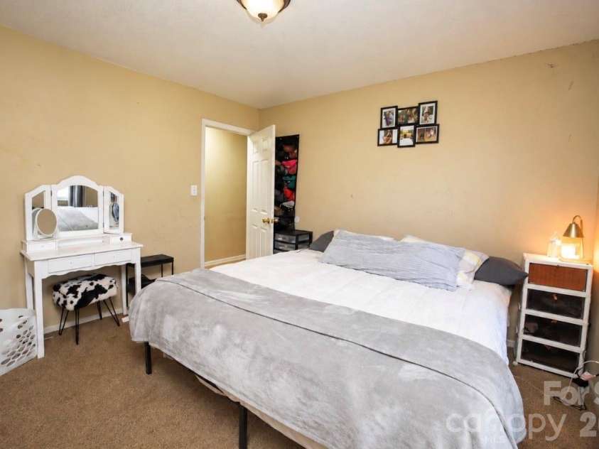 712 Edgehill Drive, Monroe, NC 28110.  MLS# CAR4429680, YatesRealty ID 53650. 