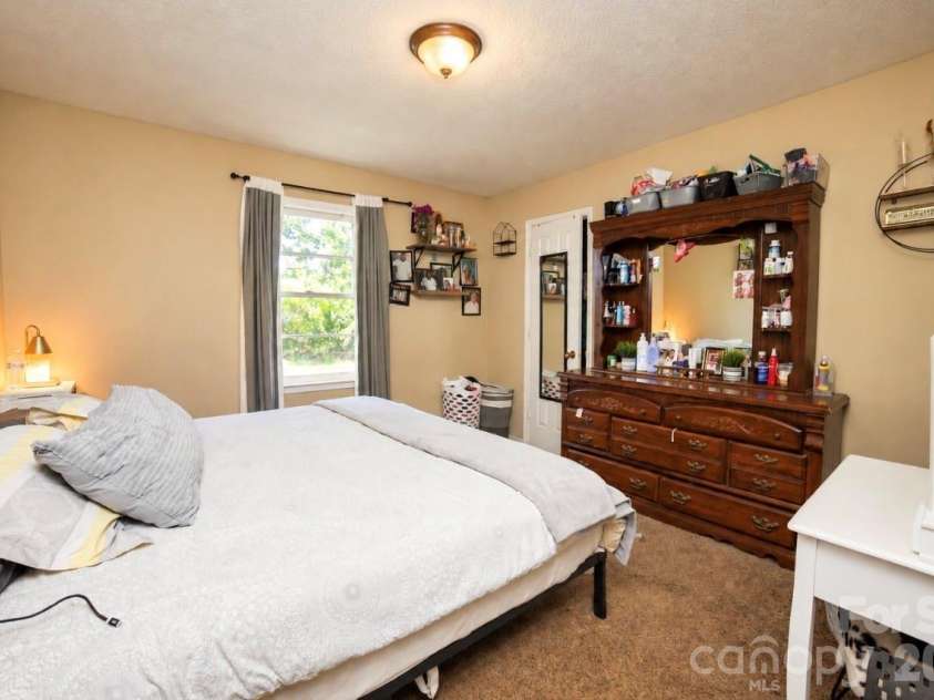 712 Edgehill Drive, Monroe, NC 28110.  MLS# CAR4429680, YatesRealty ID 53650. 