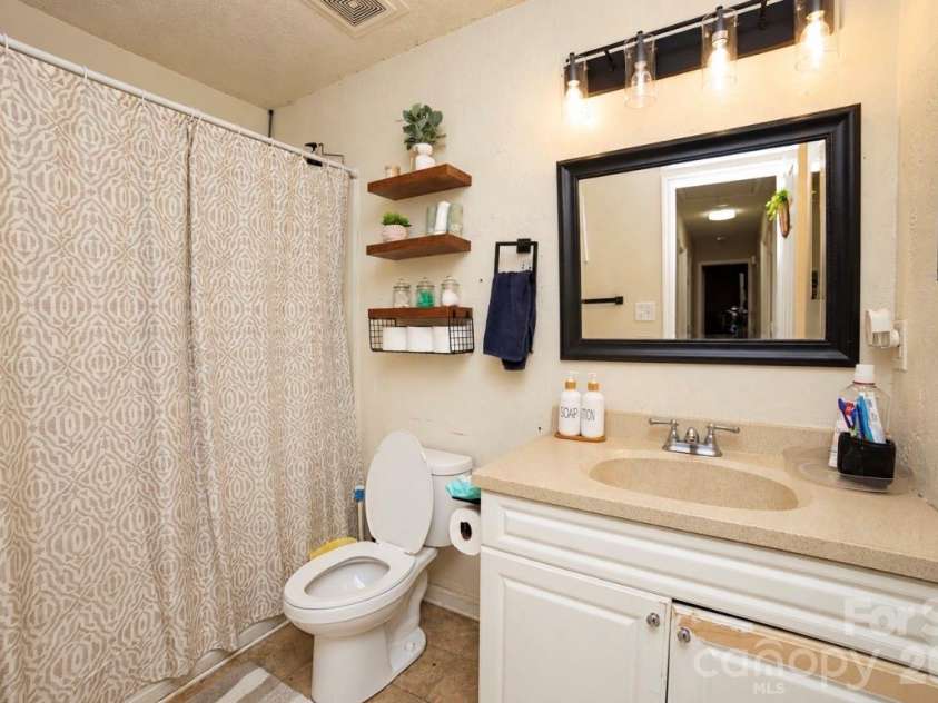 712 Edgehill Drive, Monroe, NC 28110.  MLS# CAR4429680, YatesRealty ID 53650. 
