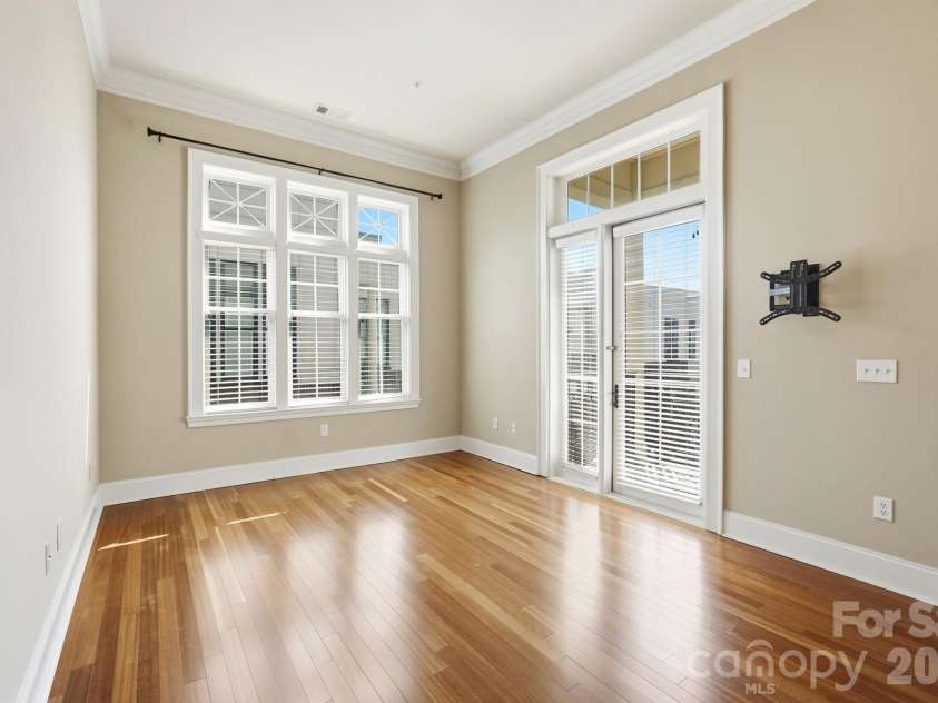 2810 Selwyn Avenue, Charlotte, NC 28209.  MLS# CAR4429543, YatesRealty ID 53652. 