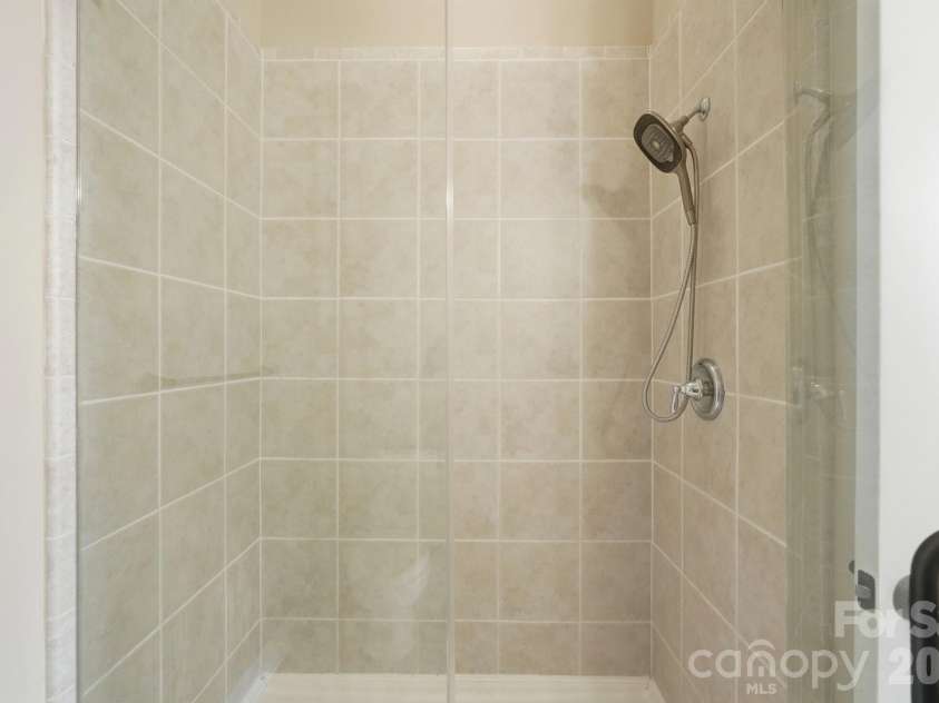 2810 Selwyn Avenue, Charlotte, NC 28209.  MLS# CAR4429543, YatesRealty ID 53652. 