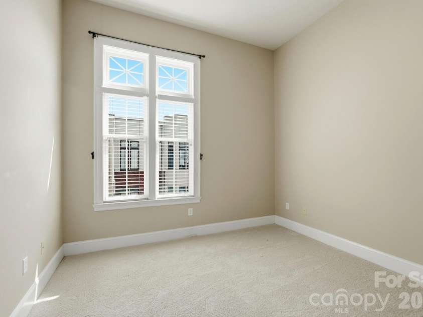 2810 Selwyn Avenue, Charlotte, NC 28209.  MLS# CAR4429543, YatesRealty ID 53652. Primary Bedroom