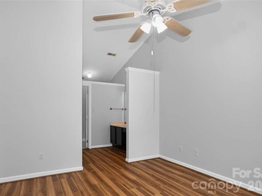 11108 White Stag Drive, Charlotte, NC 28269.  MLS# CAR4428946, YatesRealty ID 53659. 