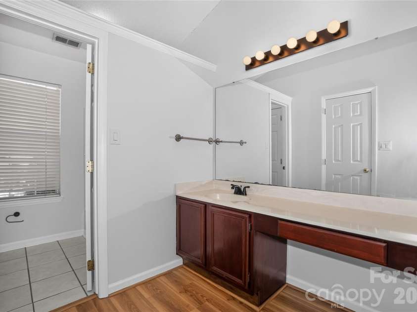 11108 White Stag Drive, Charlotte, NC 28269.  MLS# CAR4428946, YatesRealty ID 53659. 