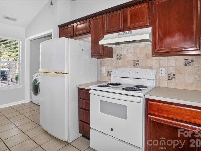 11108 White Stag Drive, Charlotte, NC 28269.  MLS# CAR4428946, YatesRealty ID 53659. 