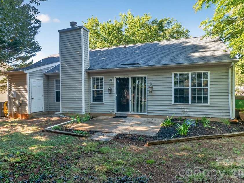 11108 White Stag Drive, Charlotte, NC 28269.  MLS# CAR4428946, YatesRealty ID 53659. 