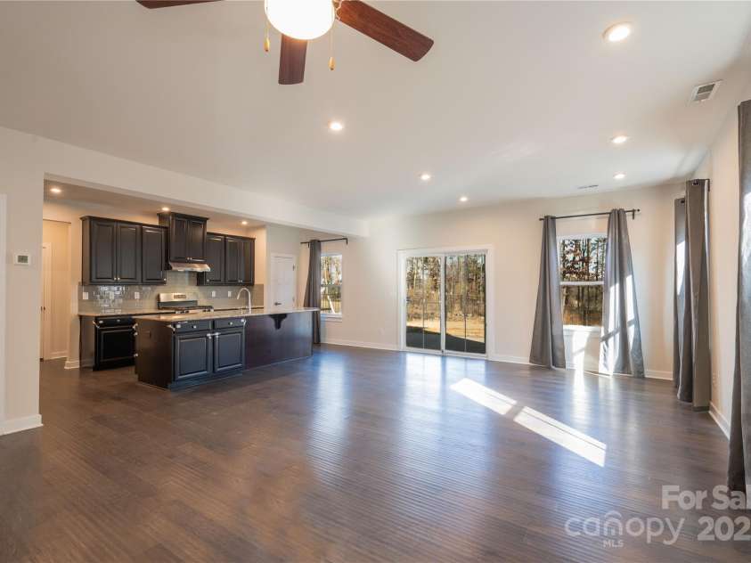10036 Paper Birch Drive, Charlotte, NC 28215.  MLS# CAR4221411, YatesRealty ID 5366. 