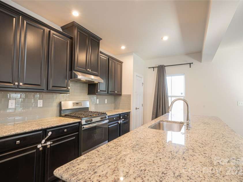 10036 Paper Birch Drive, Charlotte, NC 28215.  MLS# CAR4221411, YatesRealty ID 5366. 