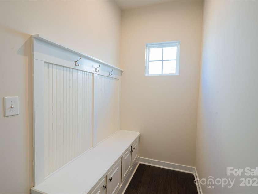 10036 Paper Birch Drive, Charlotte, NC 28215.  MLS# CAR4221411, YatesRealty ID 5366. 