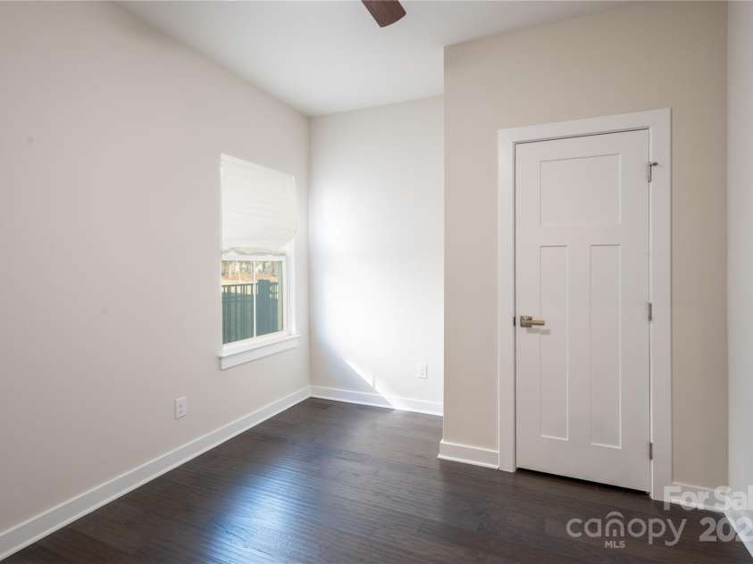 10036 Paper Birch Drive, Charlotte, NC 28215.  MLS# CAR4221411, YatesRealty ID 5366. 