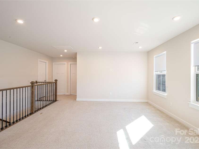 10036 Paper Birch Drive, Charlotte, NC 28215.  MLS# CAR4221411, YatesRealty ID 5366. 