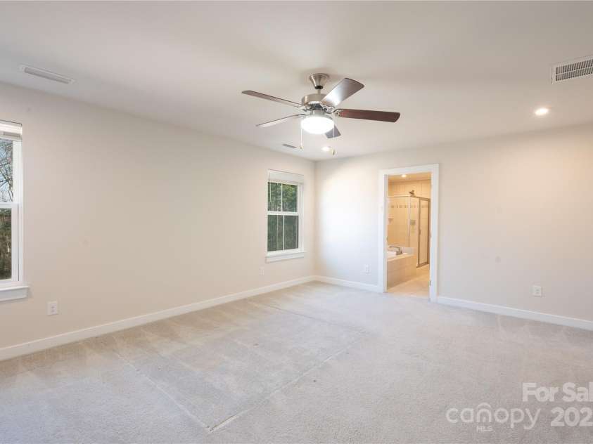 10036 Paper Birch Drive, Charlotte, NC 28215.  MLS# CAR4221411, YatesRealty ID 5366. 