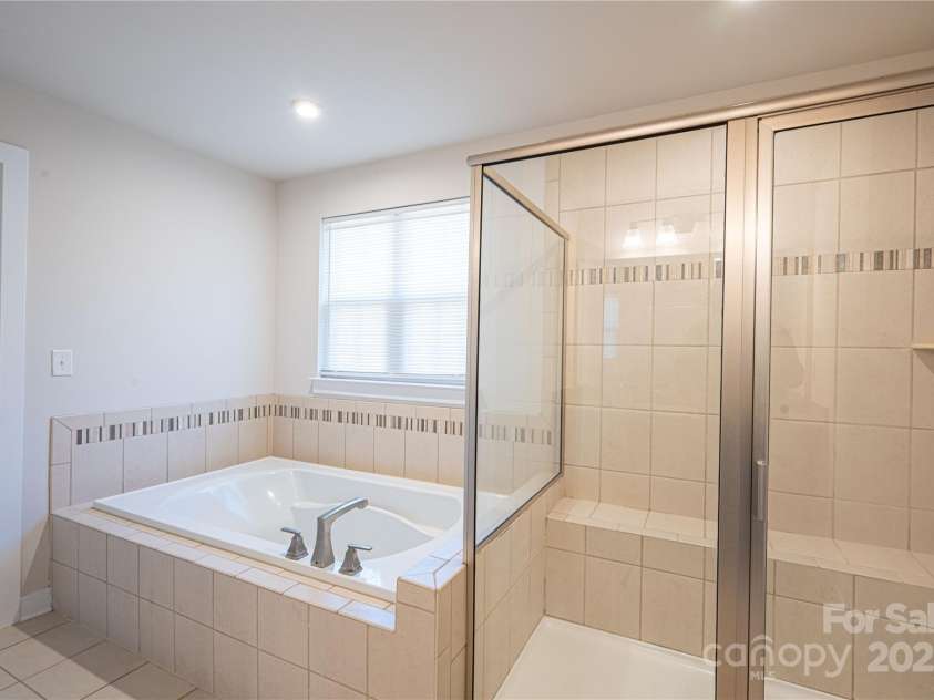 10036 Paper Birch Drive, Charlotte, NC 28215.  MLS# CAR4221411, YatesRealty ID 5366. 
