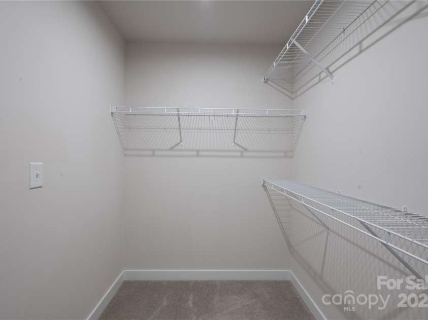 10036 Paper Birch Drive, Charlotte, NC 28215.  MLS# CAR4221411, YatesRealty ID 5366. 