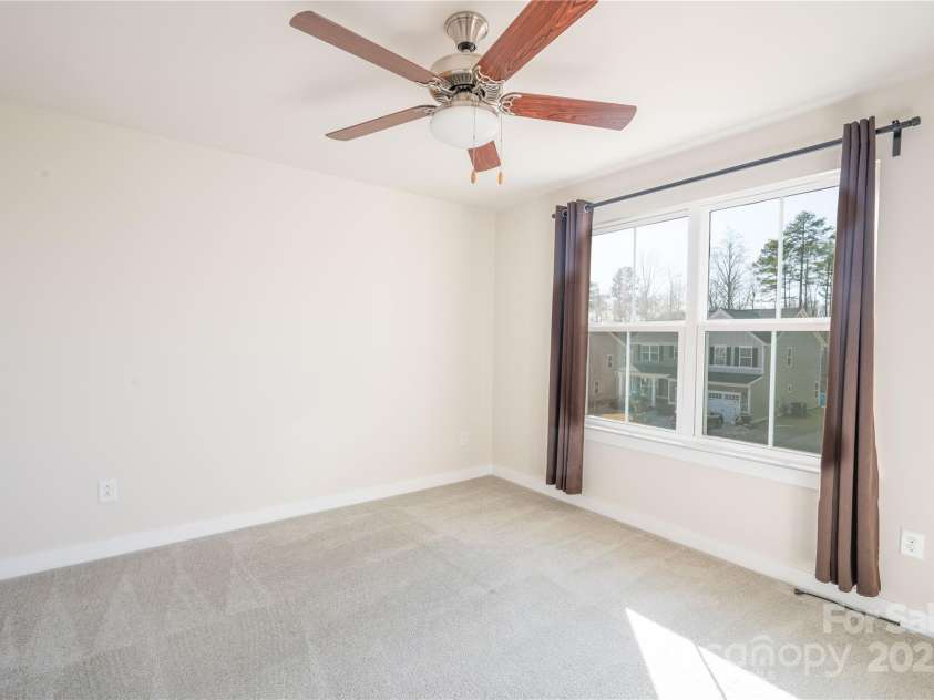 10036 Paper Birch Drive, Charlotte, NC 28215.  MLS# CAR4221411, YatesRealty ID 5366. 