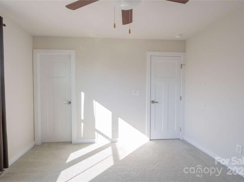 10036 Paper Birch Drive, Charlotte, NC 28215.  MLS# CAR4221411, YatesRealty ID 5366. 