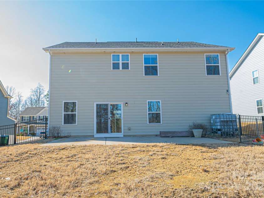 10036 Paper Birch Drive, Charlotte, NC 28215.  MLS# CAR4221411, YatesRealty ID 5366. 