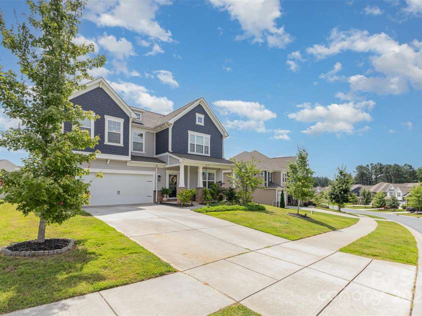 205 Falls Cove Drive, Troutman, NC 28166.  MLS# CAR4270095, YatesRealty ID 5367. 