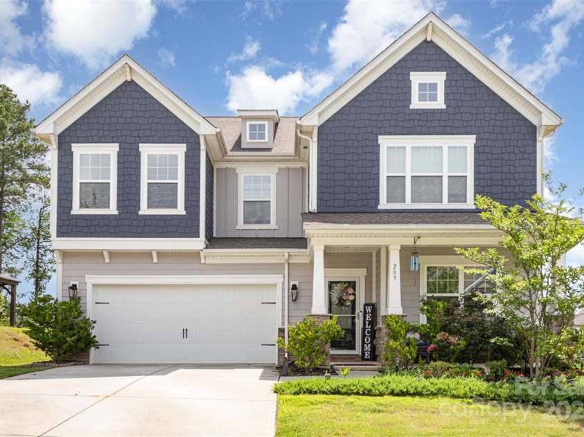 205 Falls Cove Drive, Troutman, NC 28166.  MLS# CAR4270095, YatesRealty ID 5367. 