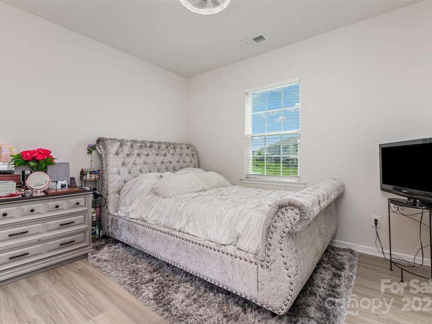 205 Falls Cove Drive, Troutman, NC 28166.  MLS# CAR4270095, YatesRealty ID 5367. 