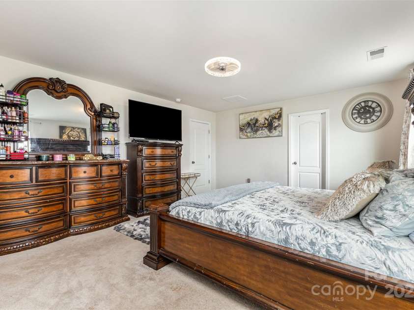 205 Falls Cove Drive, Troutman, NC 28166.  MLS# CAR4270095, YatesRealty ID 5367. 