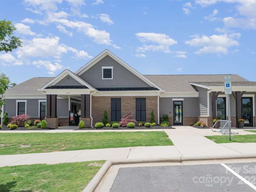 205 Falls Cove Drive, Troutman, NC 28166.  MLS# CAR4270095, YatesRealty ID 5367. 