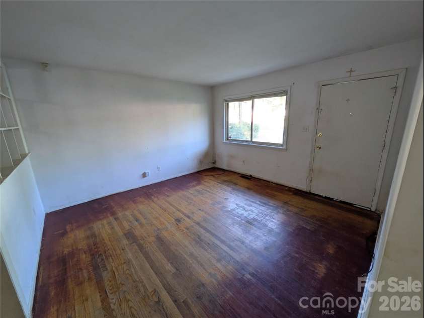 9226 Feldbank Drive, Charlotte, NC 28216.  MLS# CAR4427643, YatesRealty ID 53670. 