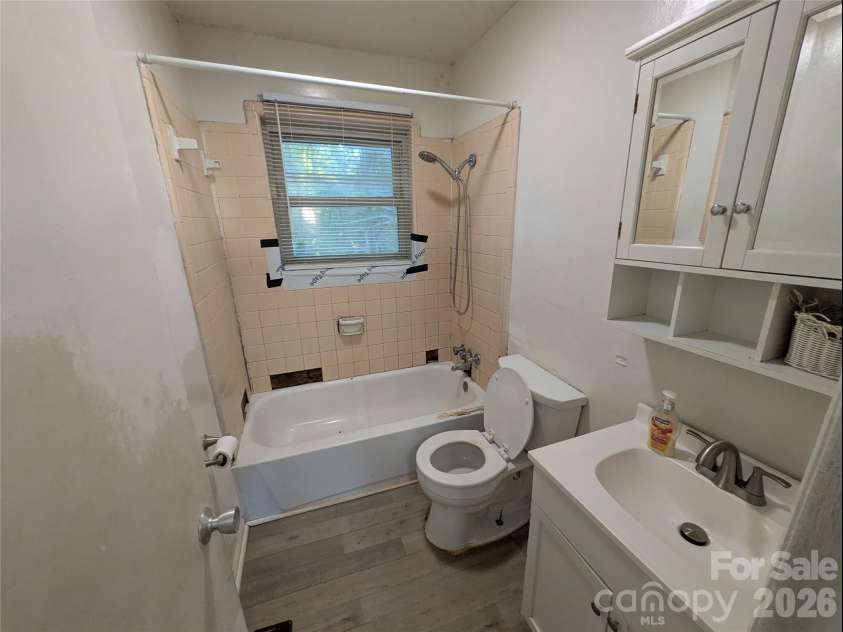 9226 Feldbank Drive, Charlotte, NC 28216.  MLS# CAR4427643, YatesRealty ID 53670. 