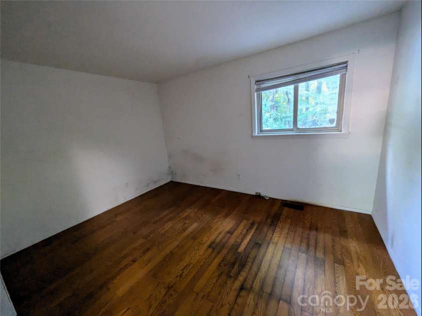 9226 Feldbank Drive, Charlotte, NC 28216.  MLS# CAR4427643, YatesRealty ID 53670. 