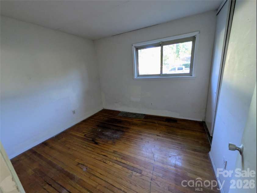 9226 Feldbank Drive, Charlotte, NC 28216.  MLS# CAR4427643, YatesRealty ID 53670. 