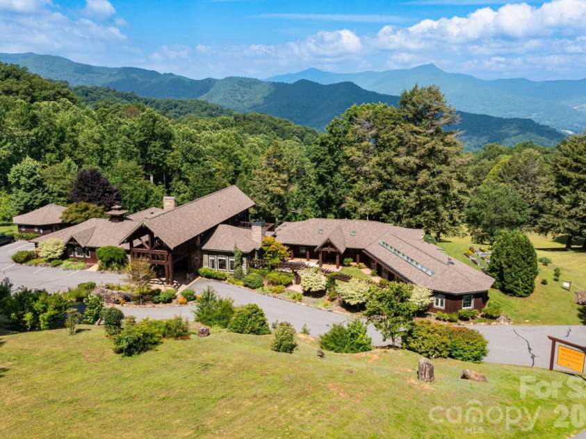30 Finlaystone Trace, Waynesville, NC 28786.  MLS# CAR4425626, YatesRealty ID 53671. Clubhouse.