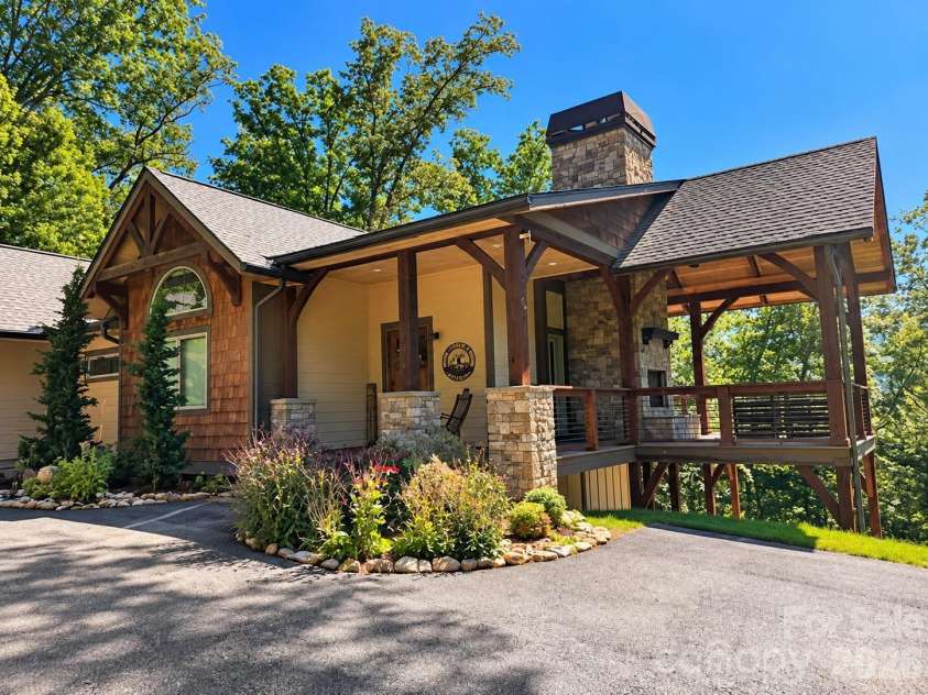 25 Finlaystone Trace, Waynesville, NC 28786.  MLS# CAR4425631, YatesRealty ID 53676. 