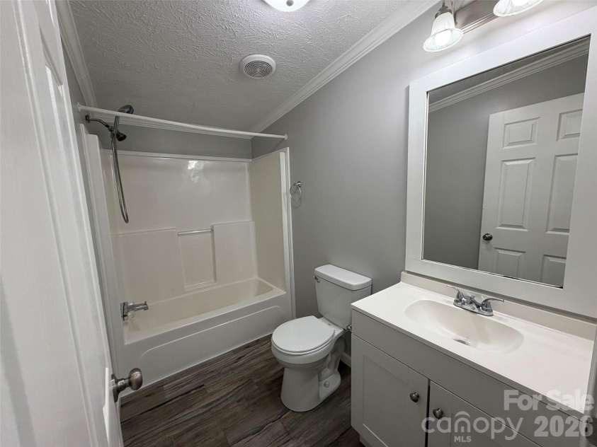 1034 Hidden View Loop, Marion, NC 28752.  MLS# CAR4429503, YatesRealty ID 53677. Guest Bath
