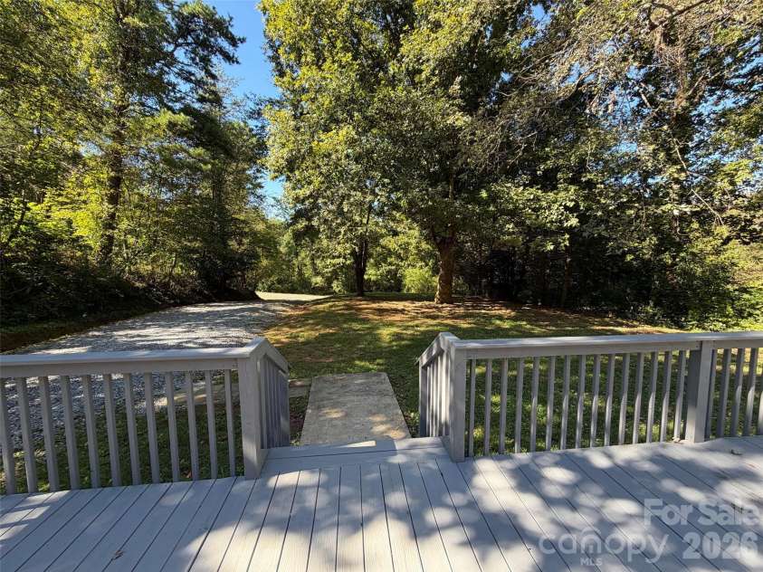 1034 Hidden View Loop, Marion, NC 28752.  MLS# CAR4429503, YatesRealty ID 53677. Large Front Deck