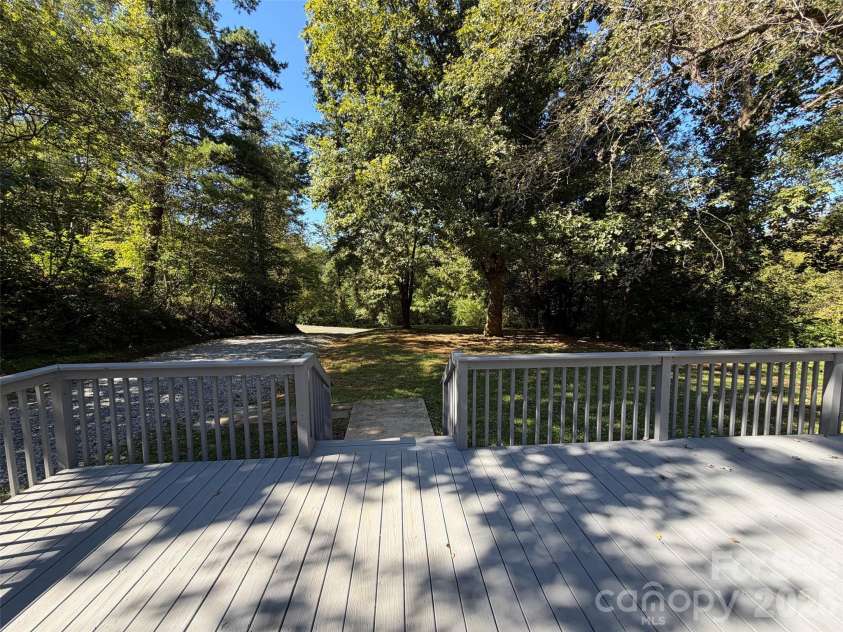 1034 Hidden View Loop, Marion, NC 28752.  MLS# CAR4429503, YatesRealty ID 53677. Large Front Deck