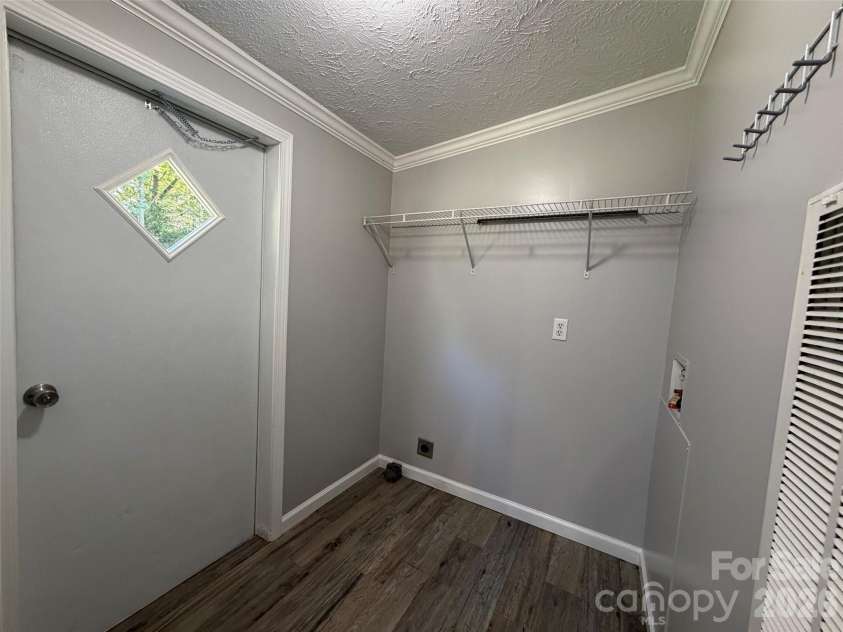 1034 Hidden View Loop, Marion, NC 28752.  MLS# CAR4429503, YatesRealty ID 53677. Laundry Room